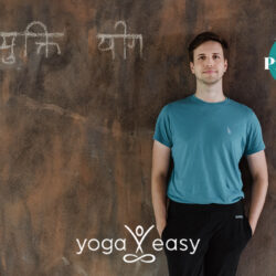 Jivamukti Lehrer Moritz Ulrich im Yoga-Programm für Yogaeasy